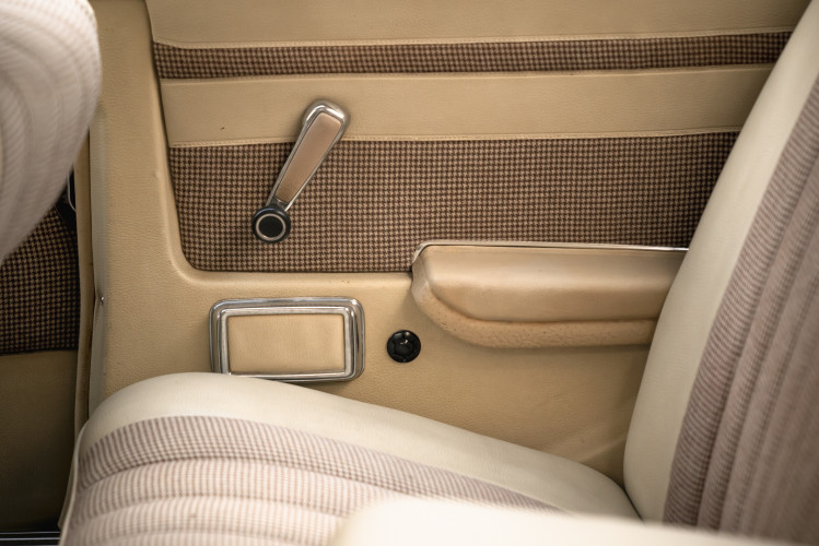 1972 Mercedes-Benz 350 SLC 28