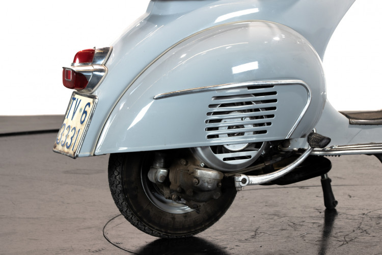 1963 Piaggio Vespa 125 VNB4T 12