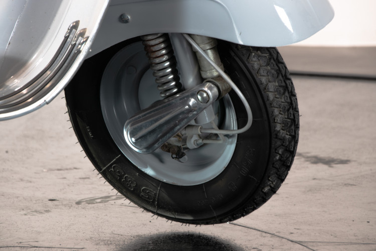 1963 Piaggio Vespa 125 VNB4T 13