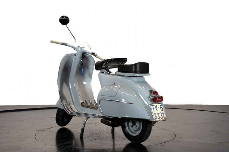 1963 Piaggio Vespa 125 VNB4T 1