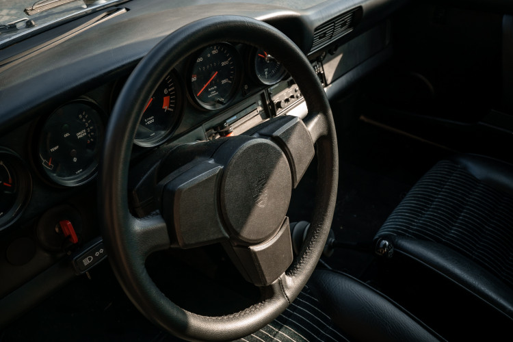 1977 Porsche 911 SC 31