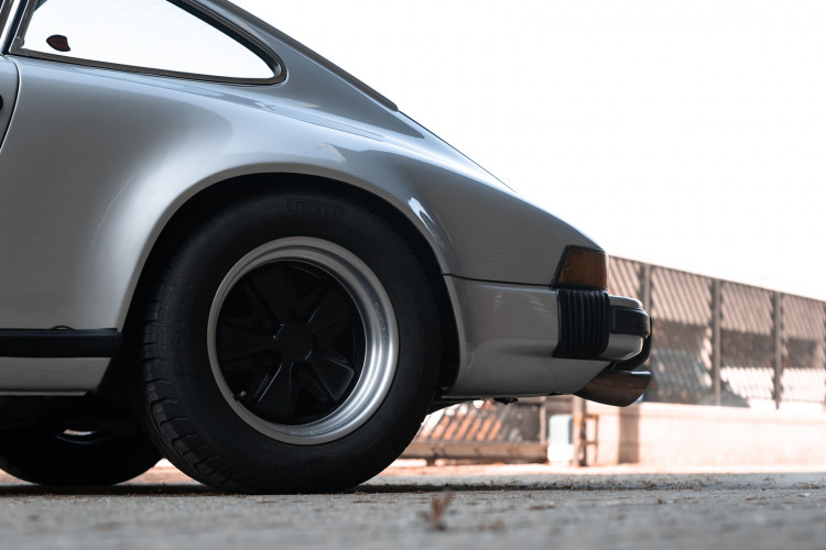 1977 Porsche 911 SC 13