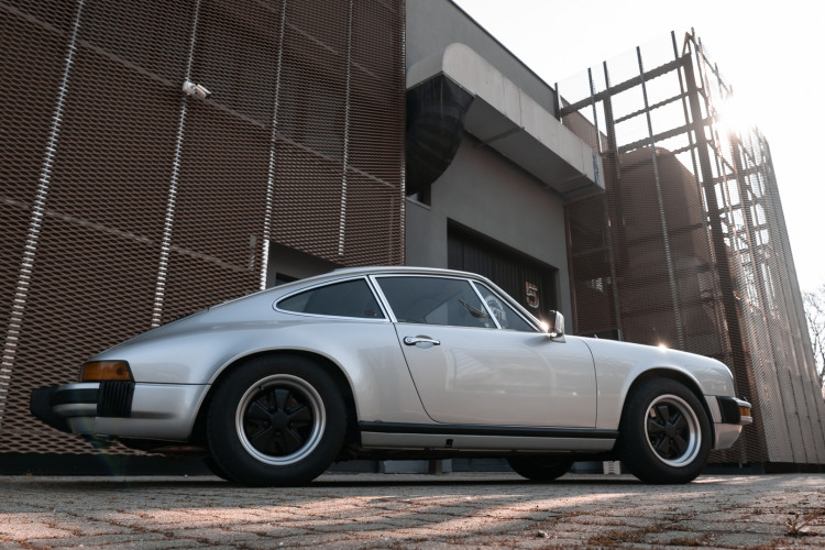 1977 Porsche 911 SC 9