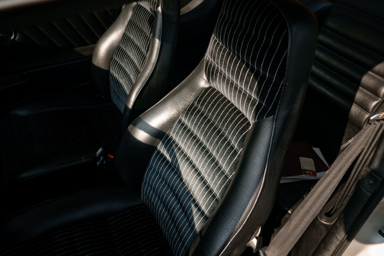 1977 Porsche 911 SC 26