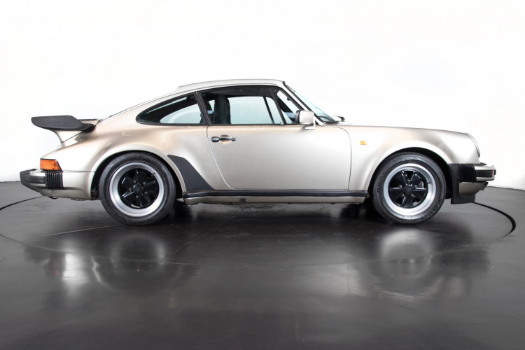 1985 Porsche 930 Turbo 5