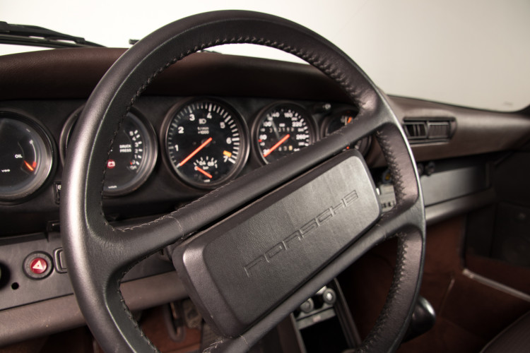1985 Porsche 930 Turbo 21