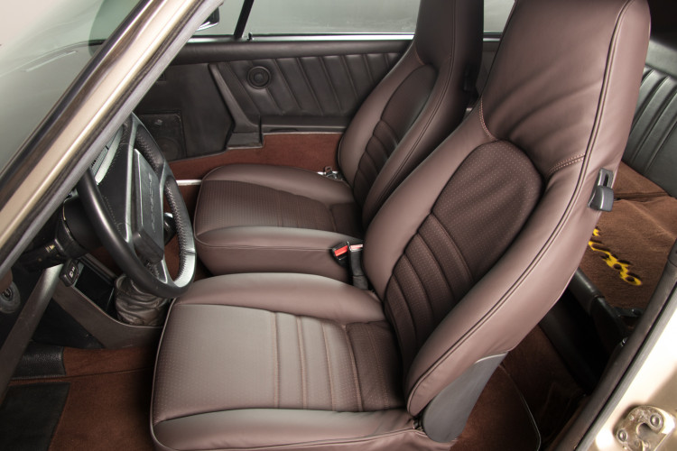 1985 Porsche 930 Turbo 23