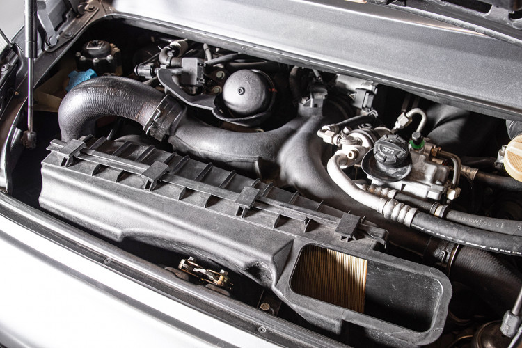 2000 Porsche 996 Turbo 19