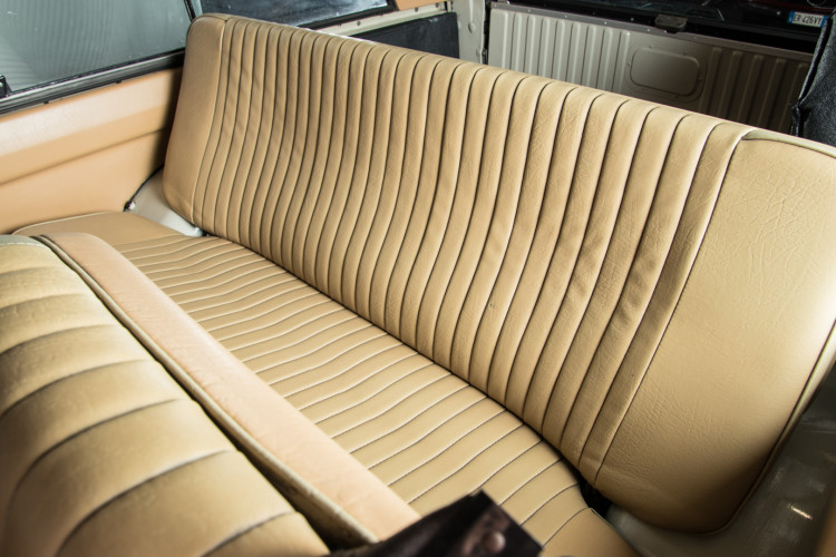 1976 RANGE ROVER 17
