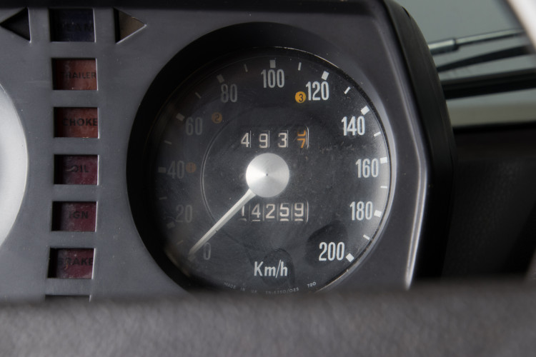 1976 RANGE ROVER 19