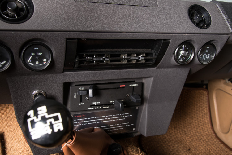 1976 RANGE ROVER 24