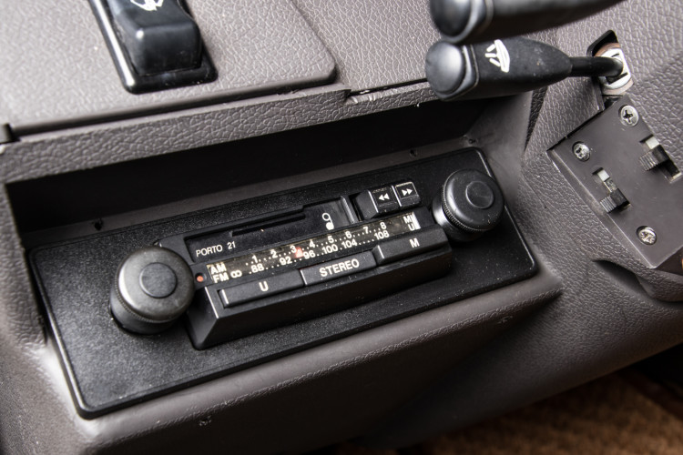 1976 RANGE ROVER 26