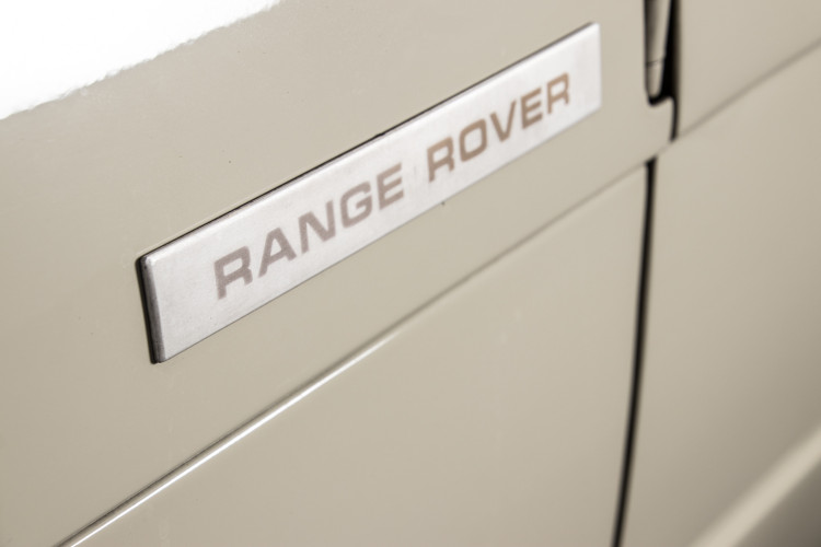 1976 RANGE ROVER 13