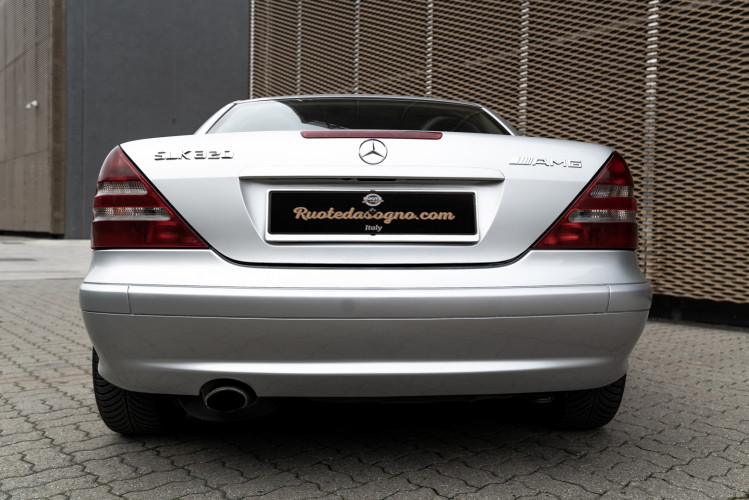 2000 Mercedes-Benz 320 SLK 4
