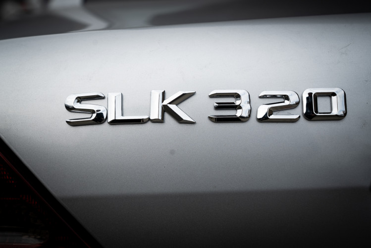 2000 Mercedes-Benz 320 SLK 14