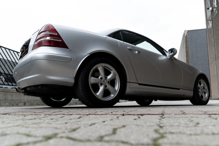 2000 Mercedes-Benz 320 SLK 9
