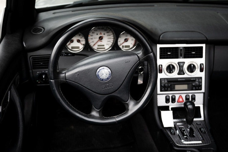 2000 Mercedes-Benz 320 SLK 51