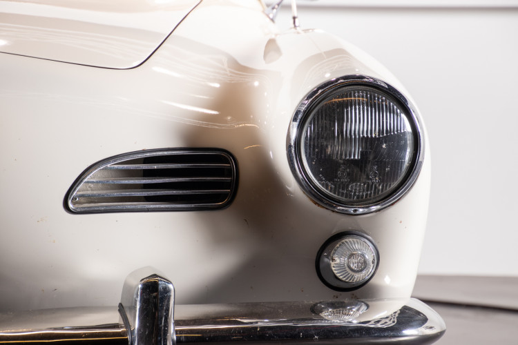 1965 Volkswagen Karmann Ghia 33