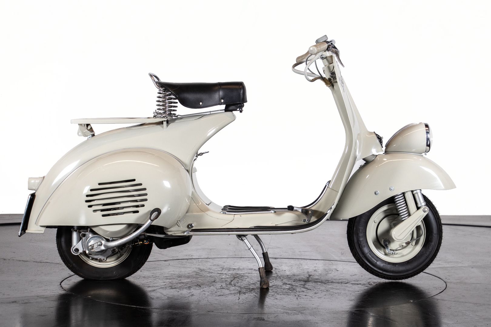 1954 Piaggio Vespa faro basso - Moto d'epoca - Ruote da Sogno