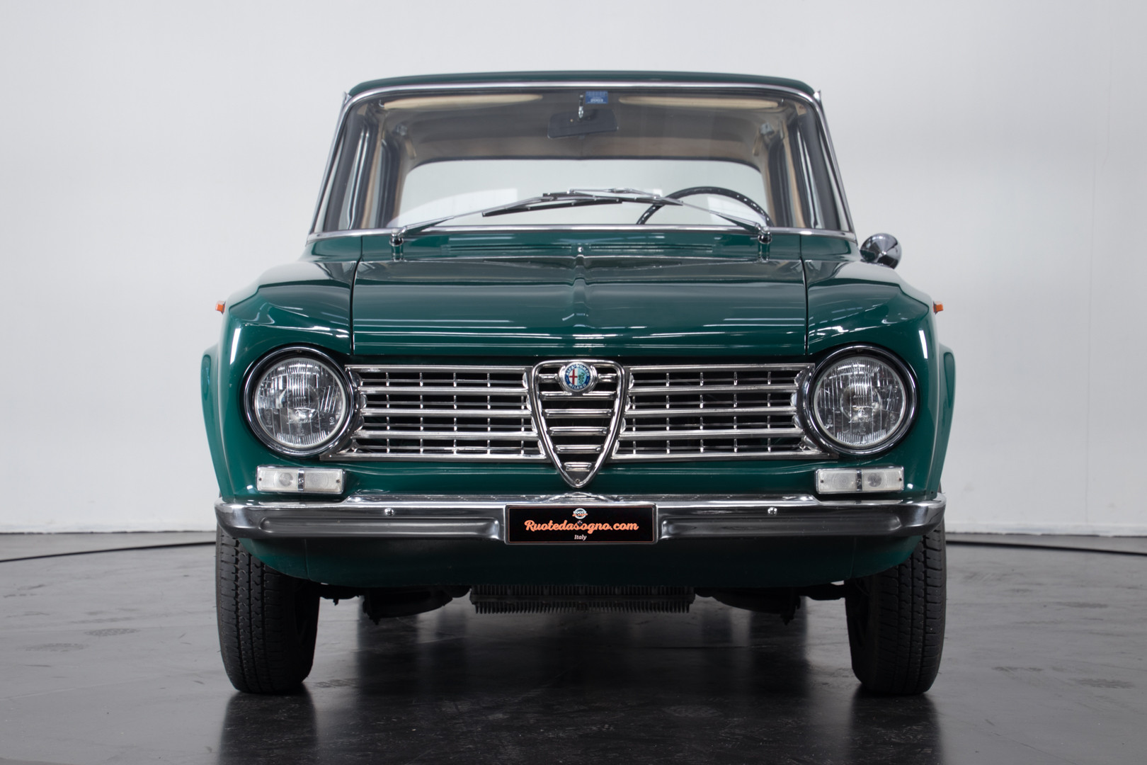 1965 Alfa Romeo Giulia 1300 Auto d'epoca Ruote da Sogno