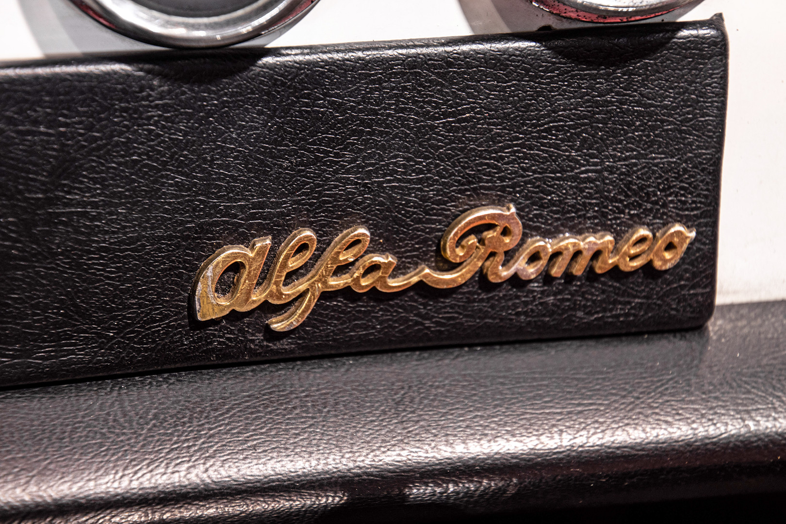 1969 Alfa Romeo Duetto Spider 1750 "Osso di Seppia" 36