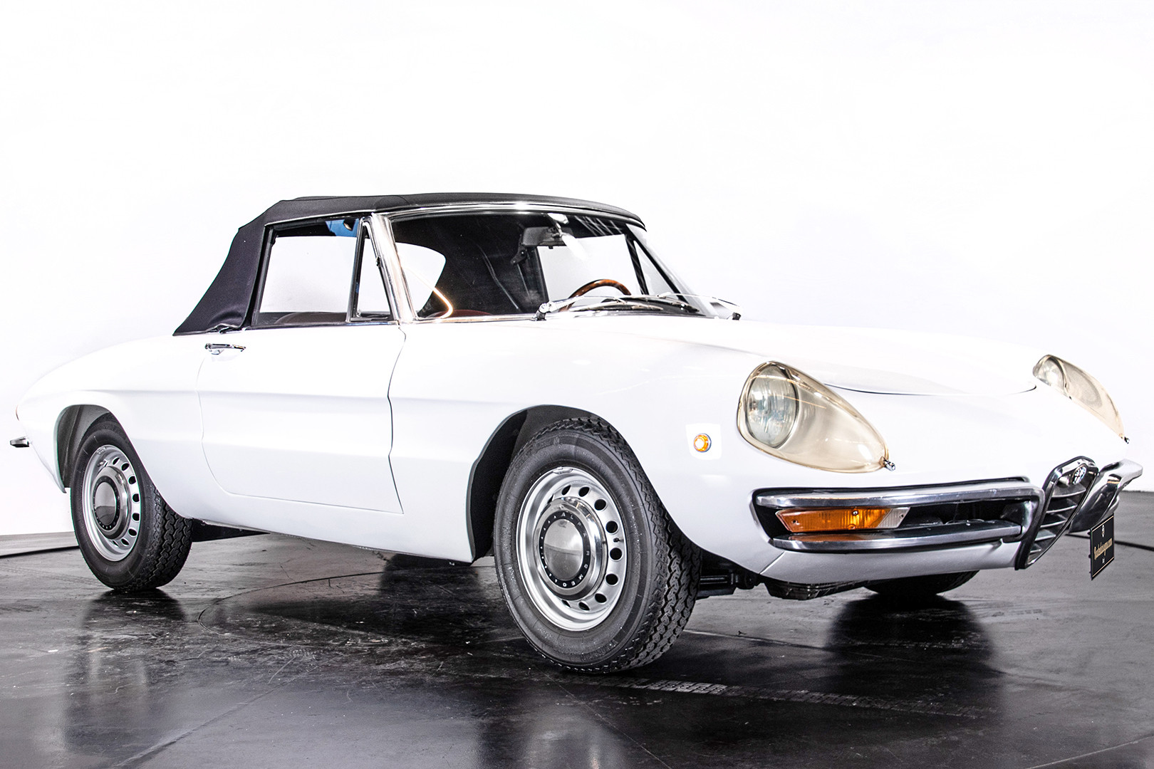 1969 Alfa Romeo Duetto Spider 1750 "Osso di Seppia" 6