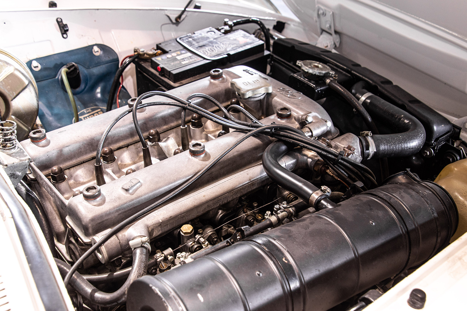1969 Alfa Romeo Duetto Spider 1750 "Osso di Seppia" 44