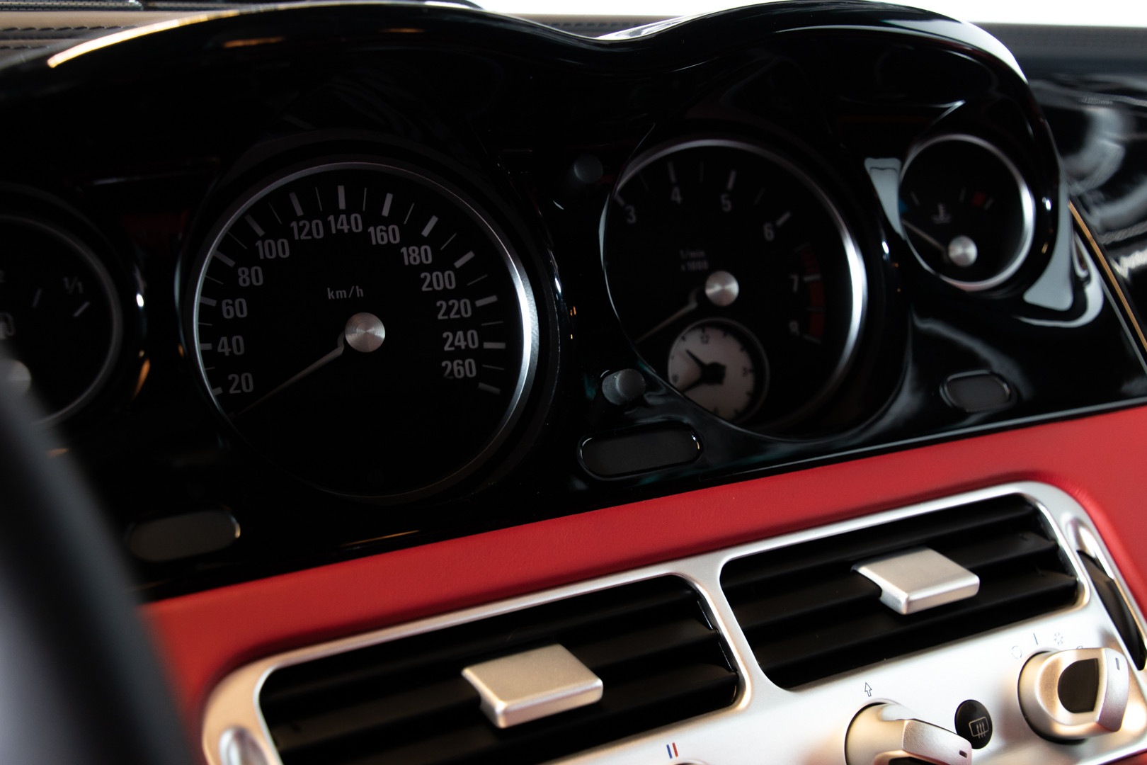 2003 BMW Z8 28