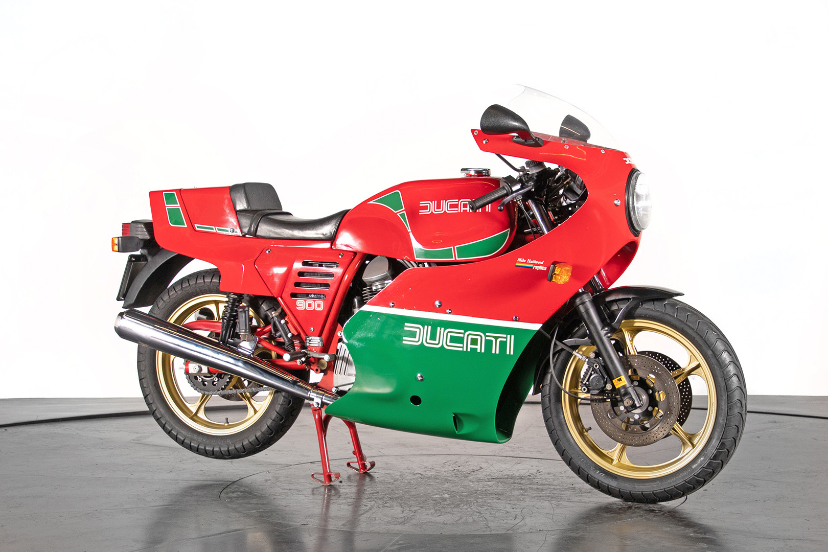 1983 Ducati 900 MIKE HAILWOOD REPLICA 3