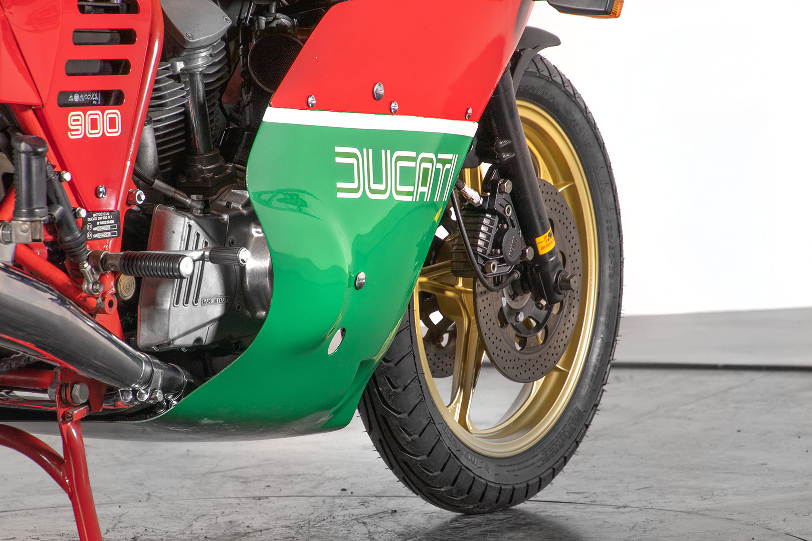 1983 Ducati 900 MIKE HAILWOOD REPLICA 20