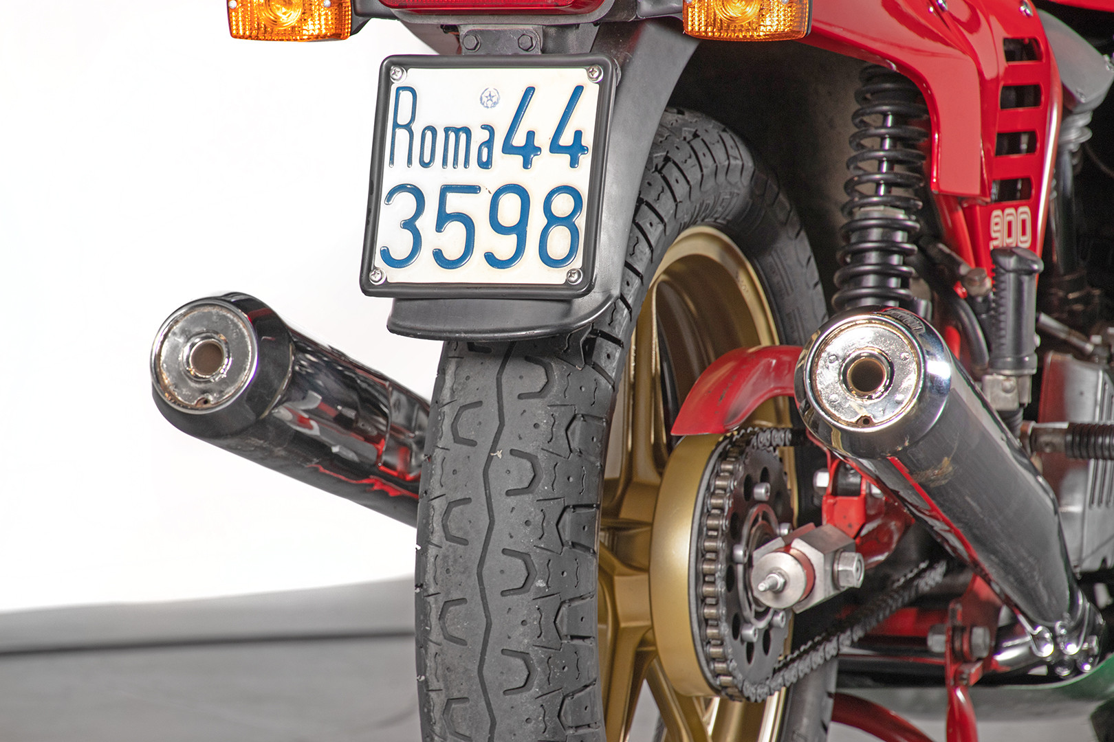 1983 Ducati 900 MIKE HAILWOOD REPLICA 21
