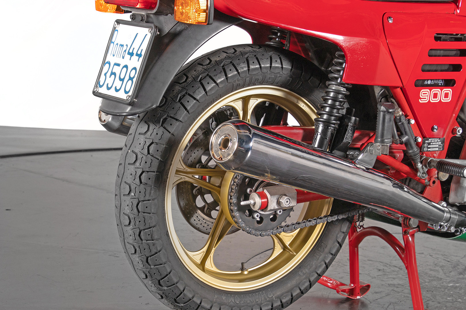 1983 Ducati 900 MIKE HAILWOOD REPLICA 22