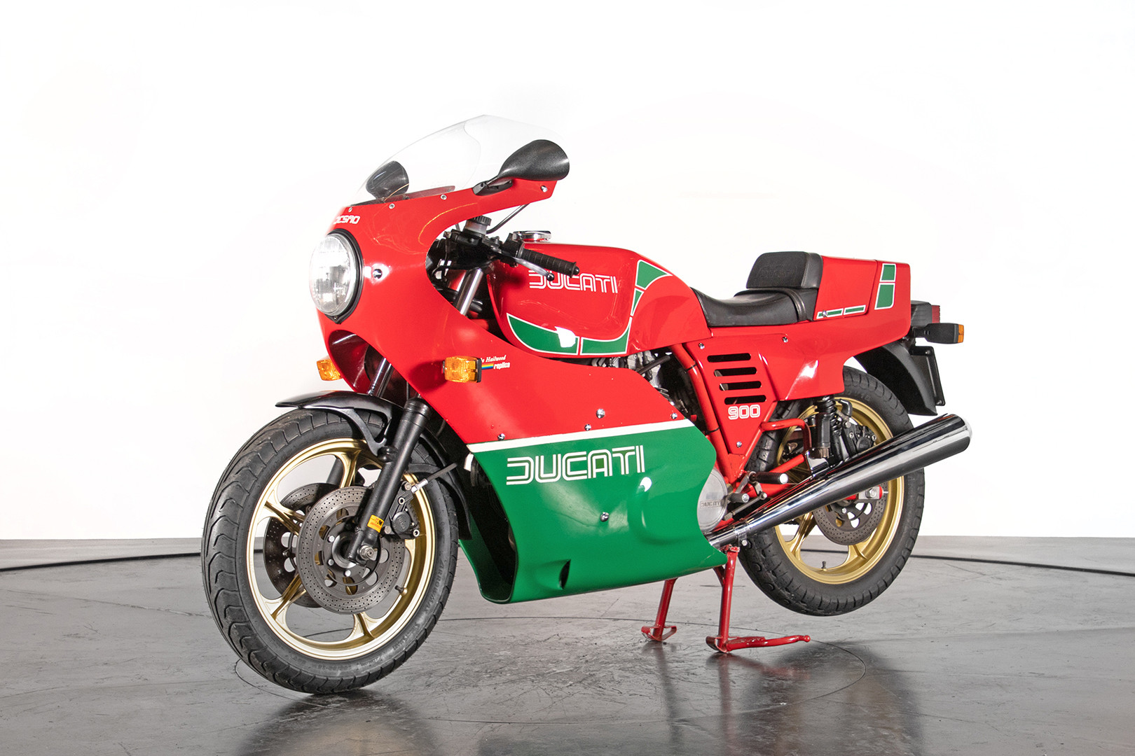 1983 Ducati 900 MIKE HAILWOOD REPLICA 1