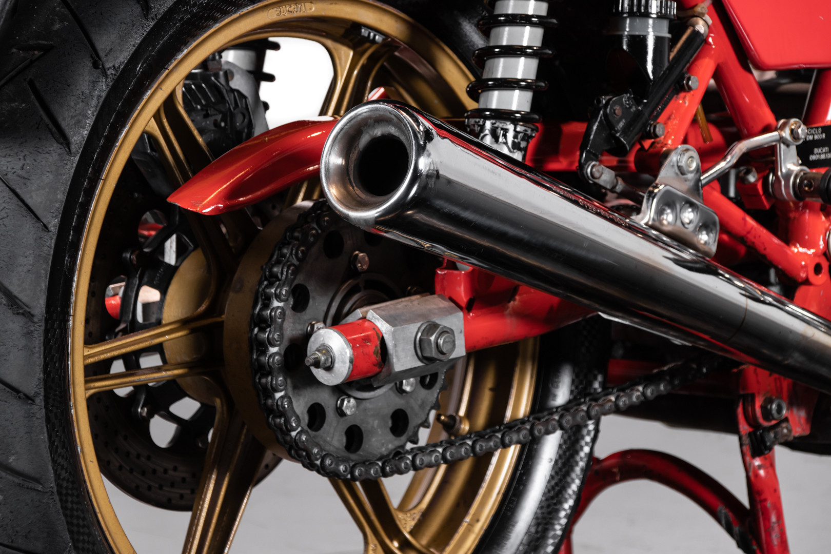 1983 Ducati 900 Mike Hailwood Replica 12