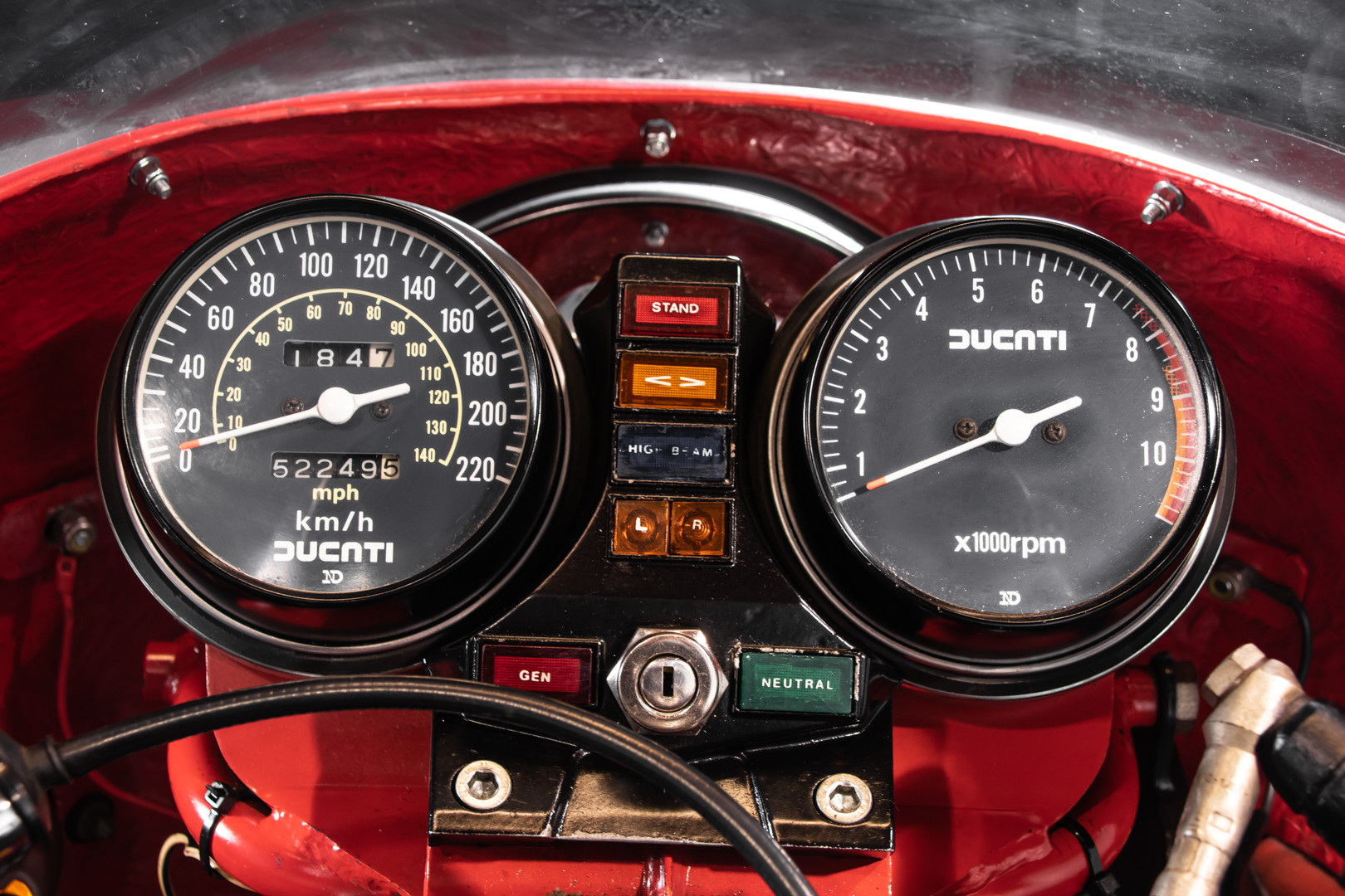 1983 Ducati 900 Mike Hailwood Replica 24