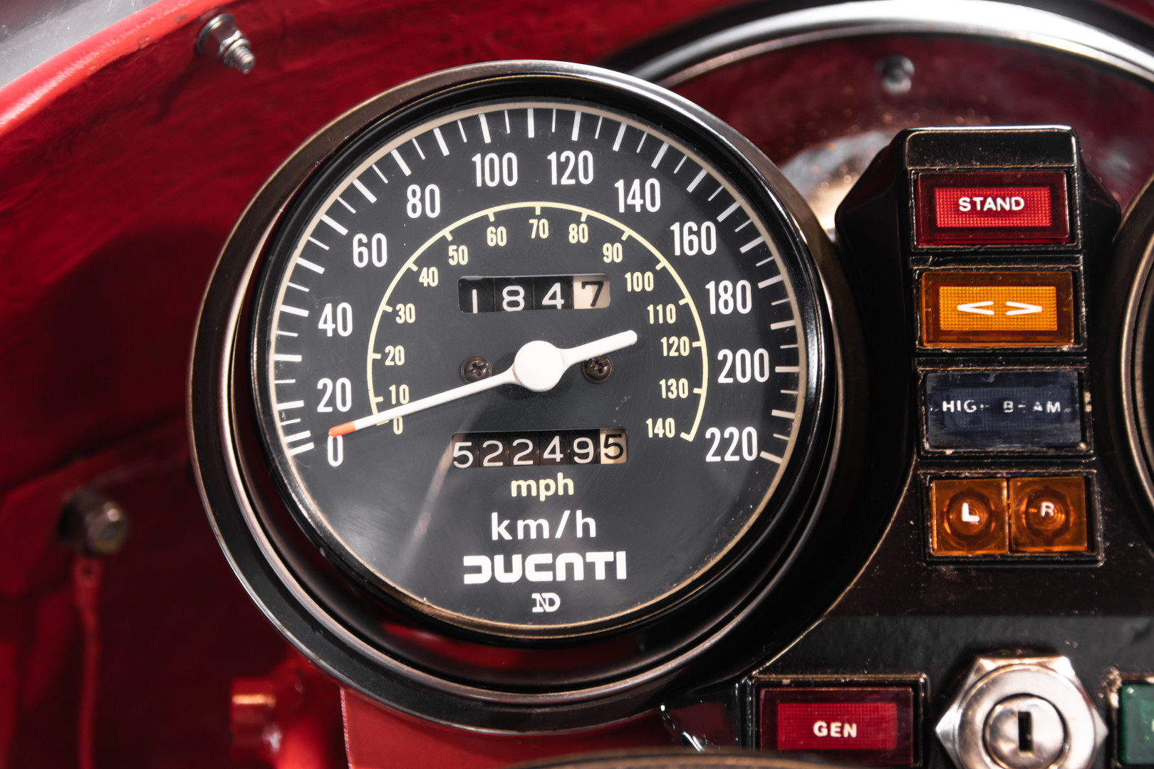1983 Ducati 900 Mike Hailwood Replica 22