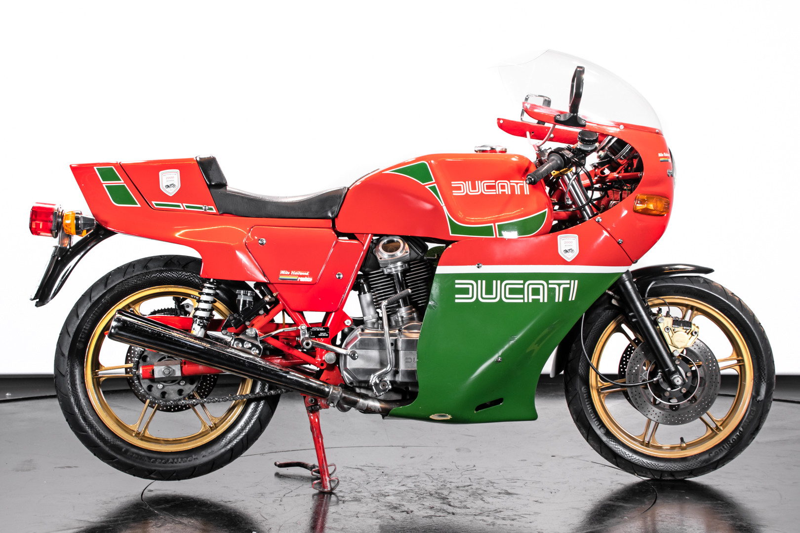 1983 Ducati 900 Mike Hailwood Replica 1