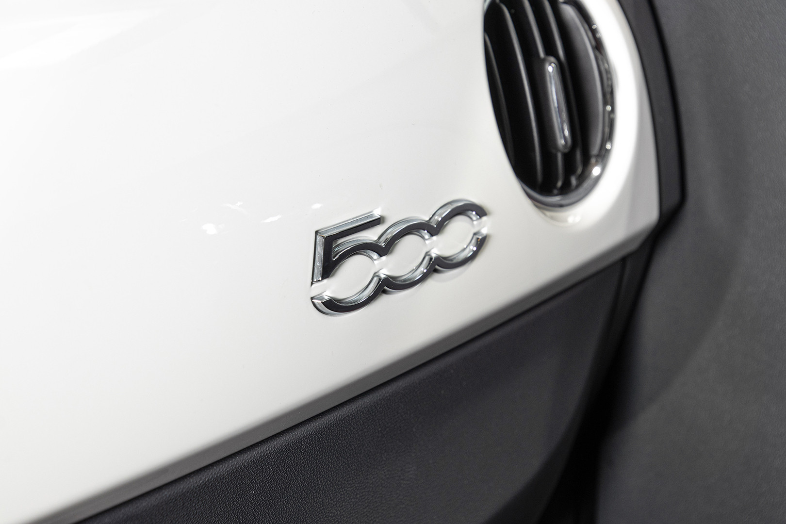 2017 FIAT 500 30