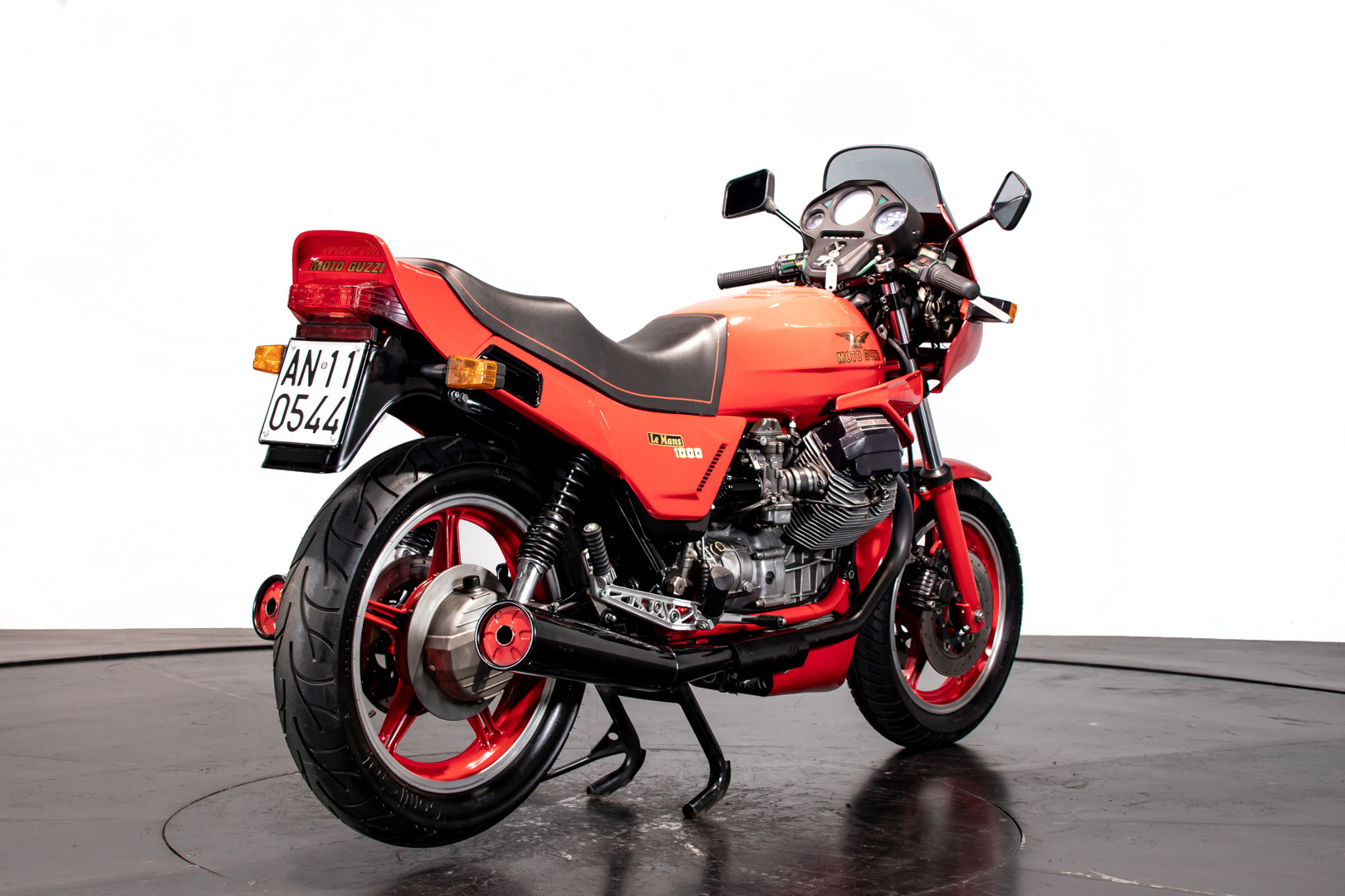 1985 Moto Guzzi le mans 1000 3