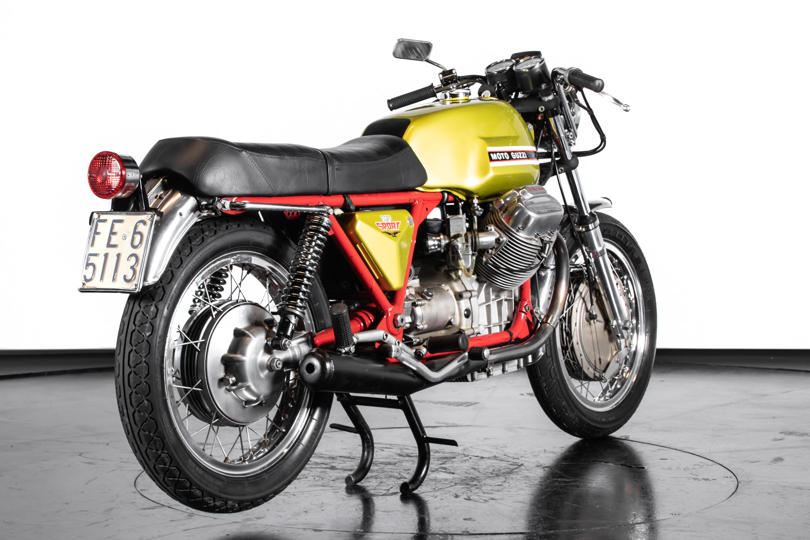 1972 Moto Guzzi V7 Sport Telaio Rosso 4
