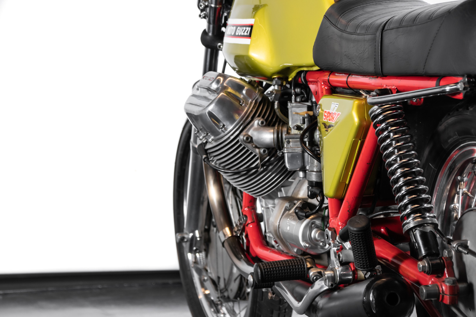 1972 Moto Guzzi V7 Sport Telaio Rosso 11