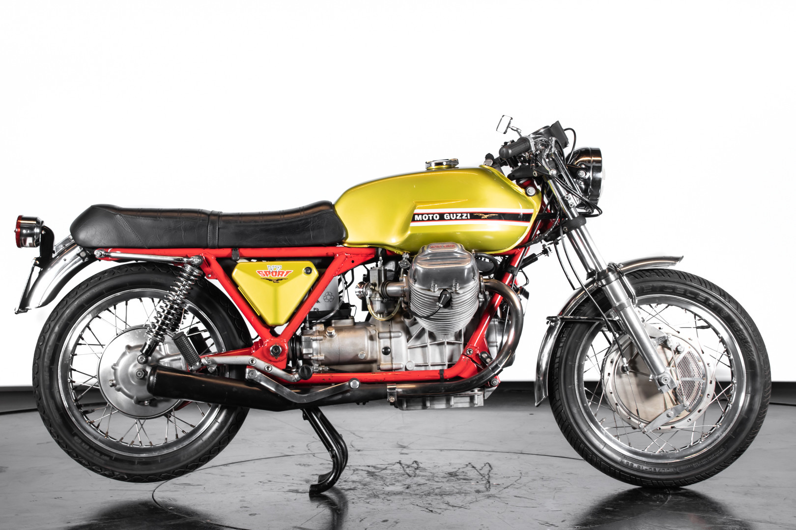 1972 Moto Guzzi V7 Sport Telaio Rosso 1