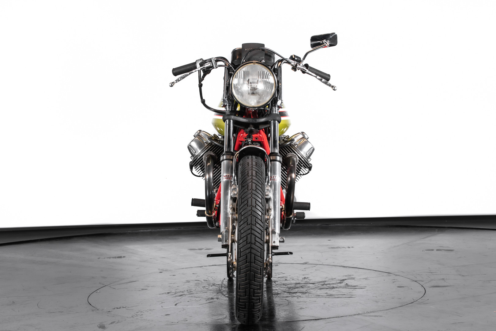 1972 Moto Guzzi V7 Sport Telaio Rosso 5