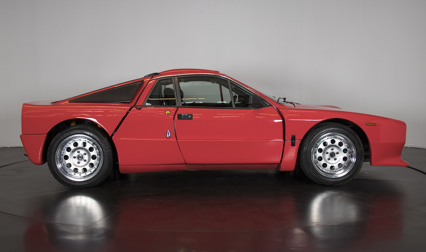 1982 Lancia Rally 037 "stradale" 3