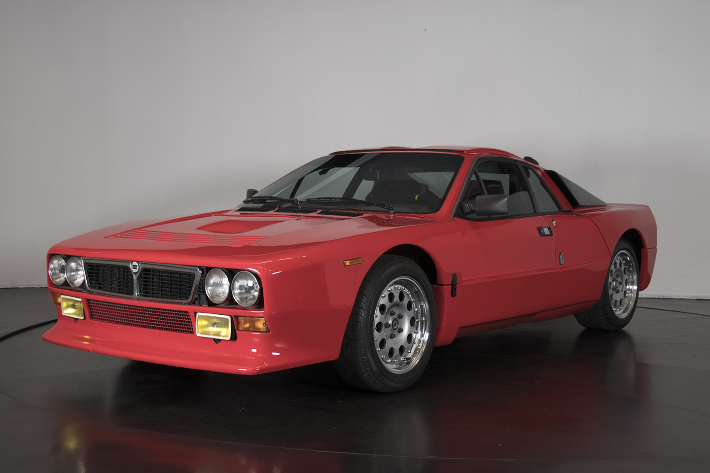1982 Lancia Rally 037 "stradale" 0