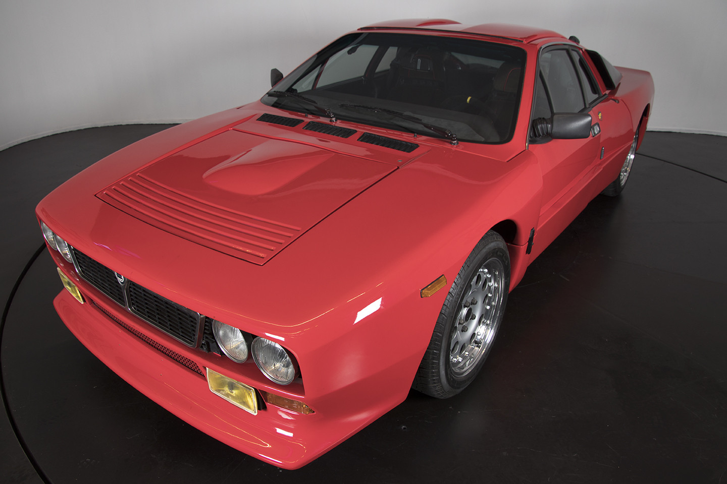 1982 Lancia Rally 037 "stradale" 8