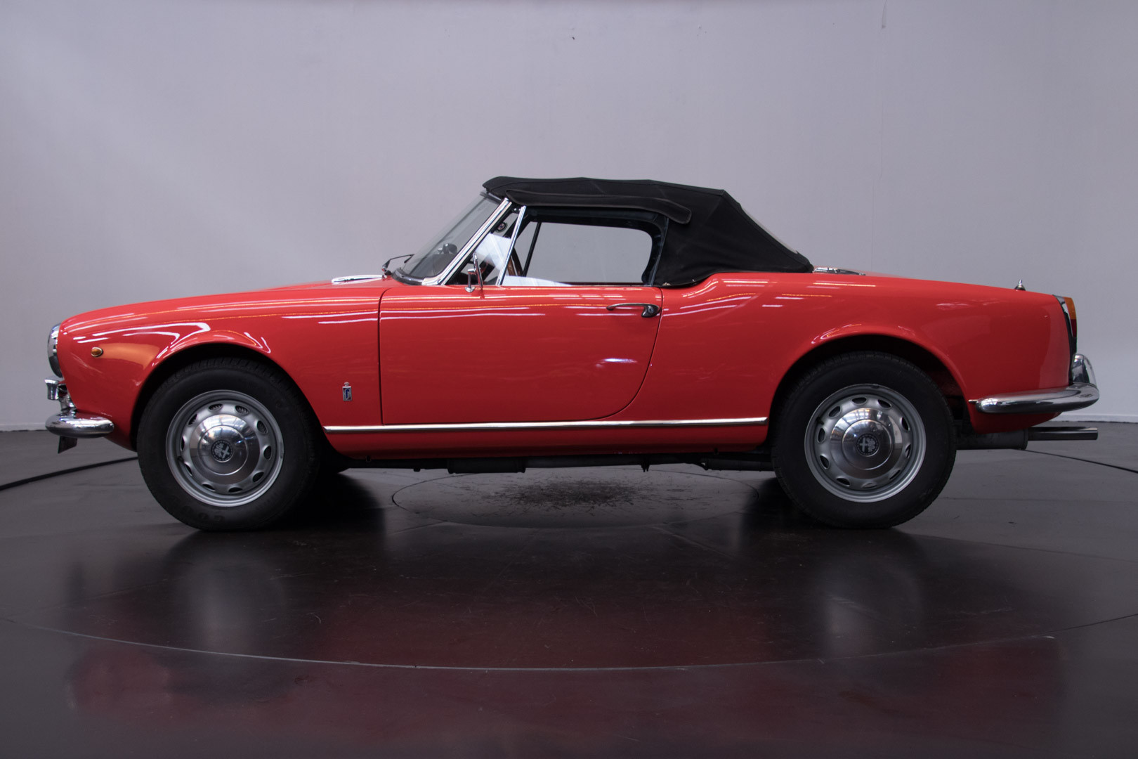 1964 Alfa Romeo Giulia 1600 Spider 3