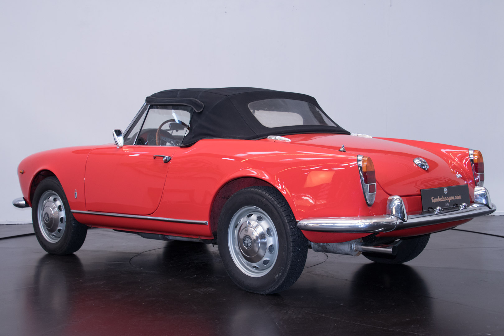 1964 Alfa Romeo Giulia 1600 Spider 5