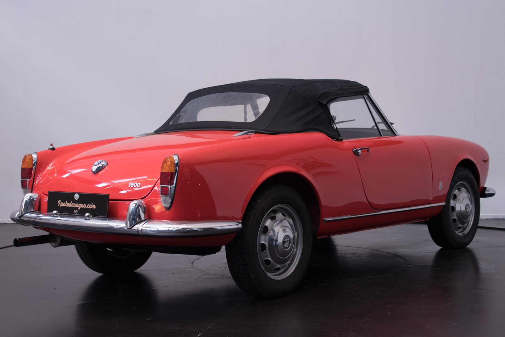 1964 Alfa Romeo Giulia 1600 Spider 4