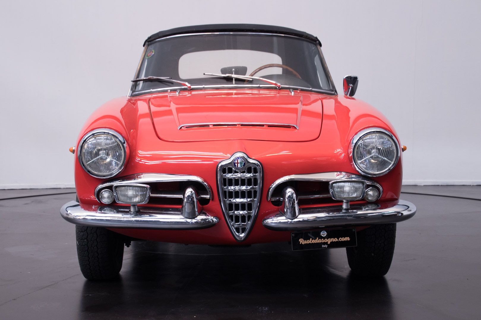 1964 Alfa Romeo Giulia 1600 Spider 2